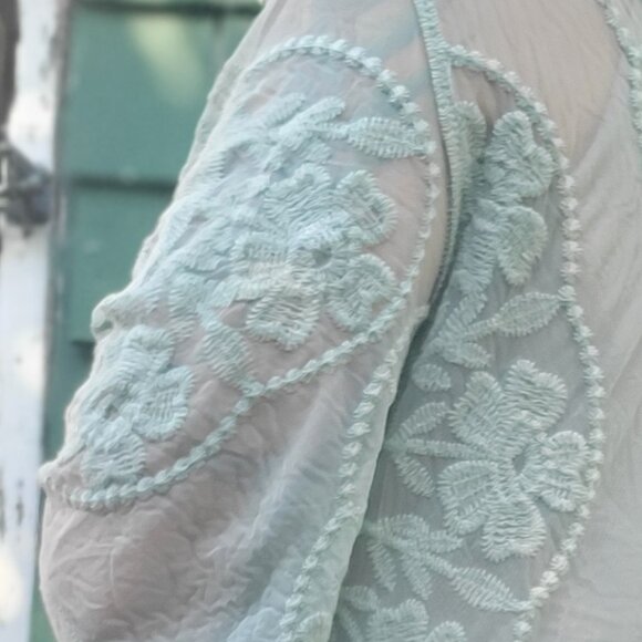 Embroidered Kimono - Picture 4 of 4